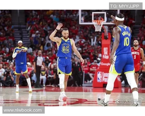 季后赛精彩对决勇士与火箭全场录像回放及精彩瞬间解析