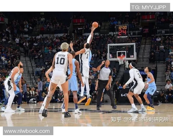 文班亚马首场比赛表现惊艳五次盖帽并隔扣字母哥引发热烈讨论