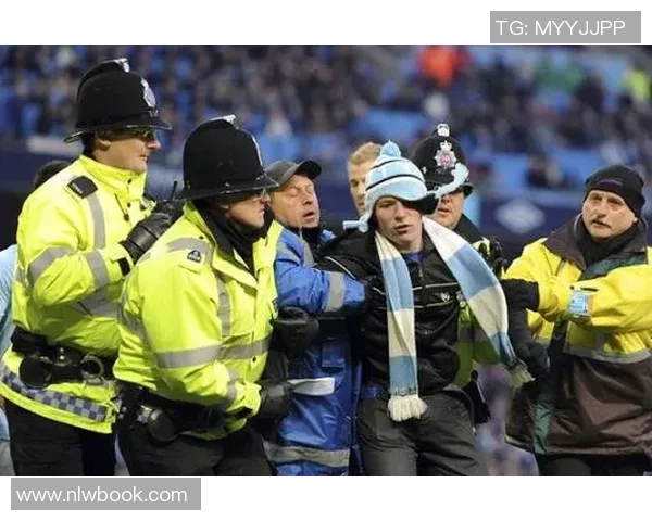 欧足联严查曼城球迷种族歧视事件或将面临闭门比赛处罚