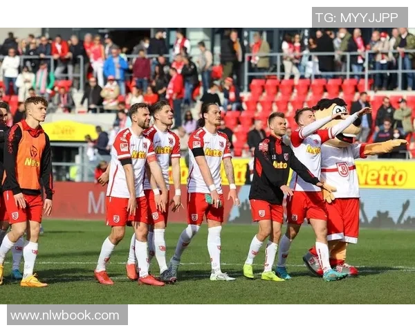 雷根斯堡与1860的激烈对决揭示德乙联赛的竞争魅力与球队实力较量