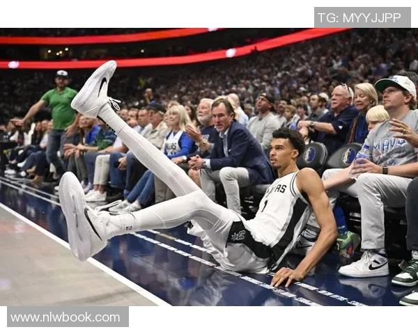 2017年10月马刺与火箭激战回顾:一场精彩的NBA对决与球星表现分析 2017年10月马刺与火箭激战回顾:一场精彩的NBA对决与球星表现分析