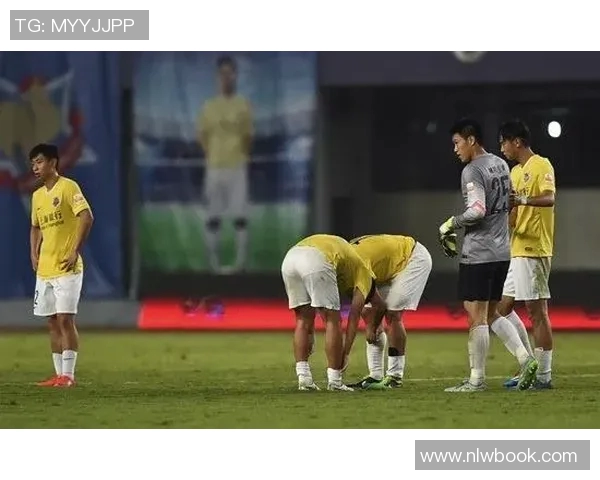 上海申鑫迎战恒大全力争胜展现球队实力与斗志