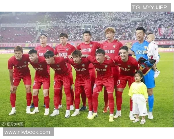 亚泰与权健精彩对决集锦回顾赛场瞬间尽显足球魅力与激情