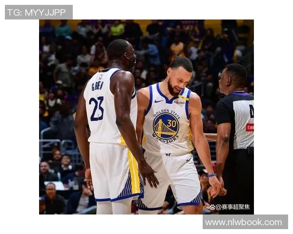 勇士与魔术对决NBA赛场上的激情碰撞与精彩瞬间解析